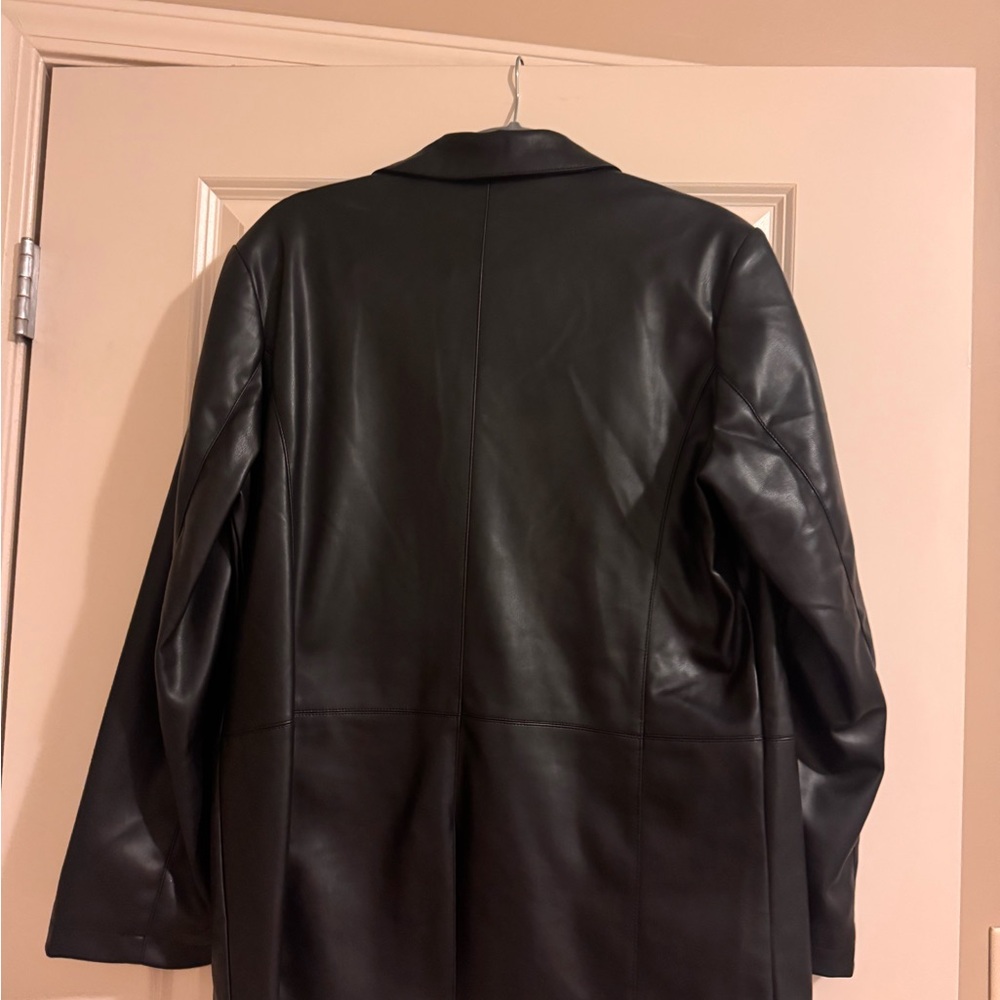 Forever 21 Black Blazer Structured Suit Jacket - Picture 2 of 2
